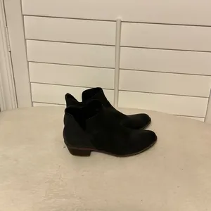 Lucky Brand Black Ankle Booties thumbnail 2