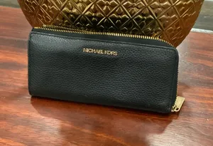 Michael Kors Multifunction Leather Wallet for Women - Black thumbnail 1