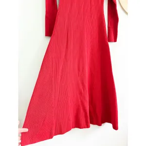Madewell | NWT The Signature Knit Crewneck Midi Dress in Crimson | Sz M thumbnail 4