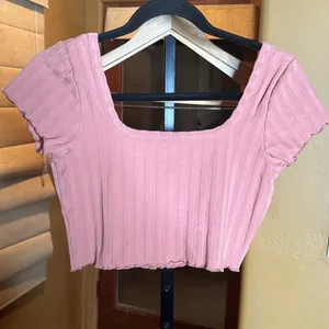 OFFLINE by Aerie Ribbed Cropped Top Mauve Pink Square Neck Tee Size Medium thumbnail 4