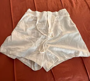 White Linen Shorts Size M thumbnail 1