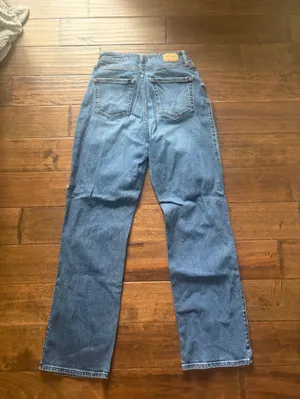 Hollister curvy ultra high rise dad jeans thumbnail 2