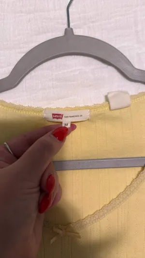 Levi’s Top Crop size medium  thumbnail 2