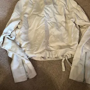Abercrombie asymmetrical jacket small‎ thumbnail 10
