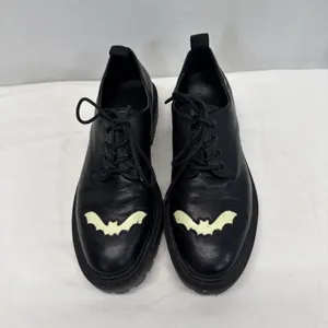 Hot Topic Glow In Dark Bats Lace Oxford 8 Halloween Goth Grunge Dark Romantic thumbnail 6