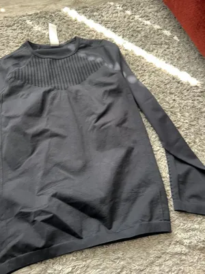 Fabletics small black‎ top thumbnail 6