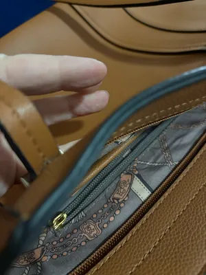 Source Unknown Tan Crossbody Tote with Gold Accents thumbnail 8