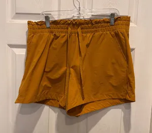 GapFit Womens High Rise Running Shorts Mustard Yellow Paperbag‎ Waist L Active thumbnail 1