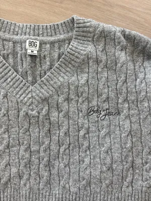 Cropped Gray Sweater Urban Outfitters thumbnail 2