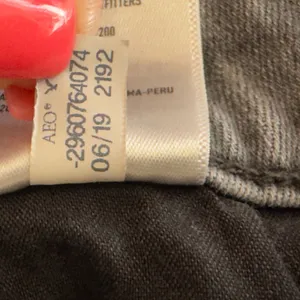 1612‎ | American Eagle Super Hi-Rise Distressed Jegging Jeans Grey Womens 6 Reg thumbnail 11