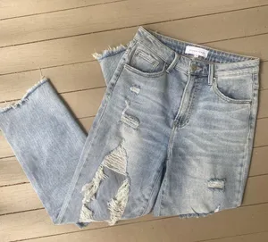 Risen Straight Leg Jeans thumbnail 3