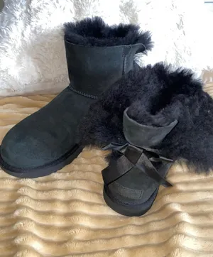 UGG 10 Women's black Suede Winter Boots thumbnail 4