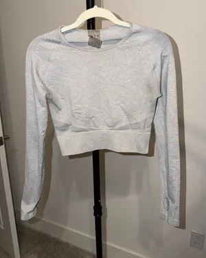 Acta Light Gray Cropped Long-Sleeve Seamless Top - Size Meidum thumbnail 1