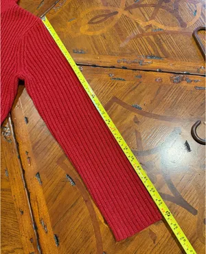 Red Turtleneck Sweater Size M thumbnail 9
