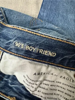 American Eagle 90s Boyfriend Jeans Size 4 Short thumbnail 12
