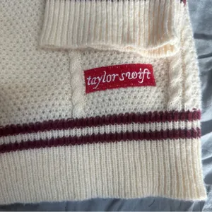 Taylor Swift Inspired Red Cardigan Size Large thumbnail 10