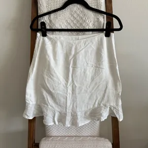 NWT Sadie & Sage White Textured Bonita Mini Skirt thumbnail 5