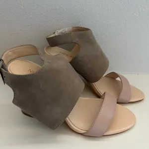NEW Nine West Moshpit Comfort Block Heel Gray Suede Patent Leather Size 6 thumbnail 2