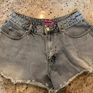 Edikted flare shorts thumbnail 1
