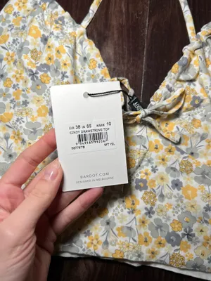 NWT Bardot Revolve Floral Cami Crop Top Size Small thumbnail 4