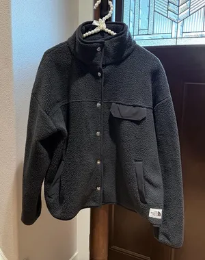 The North Face Women’s Charcoal Fleece Jacket thumbnail 1