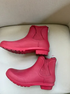 UGG Chevonne Ribbon Red Chelsea Rain Boots Waterproof Colorful Logo Women’s 7 thumbnail 2