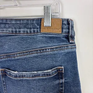 American Eagle Strigid Mom Jeans Size 12 Short Medium Wash High Waist Raw Hem thumbnail 8