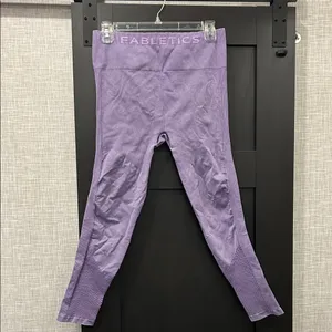 Fabletics Lavender Seamless Long Sleeve Top and Leggings Set size L/XL thumbnail 2
