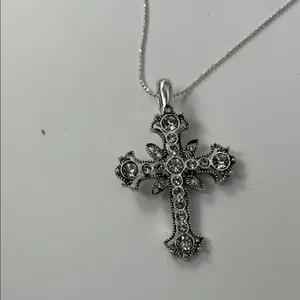 Elegant Silver Cross Pendant Necklace thumbnail 10