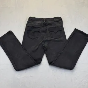Levis 724 High Rise‎ Straight Jeans 28 Faded Black Dark Gray Denim 18883-0105 thumbnail 2