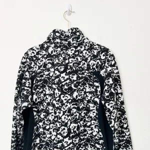 [Lululemon] Cozy Cuddle Up Fleur Sombre Floral Print Jacket Thumbholes Size 12 thumbnail 5