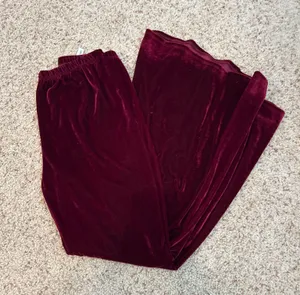 Velvet Bell Bottoms Boutique thumbnail 1