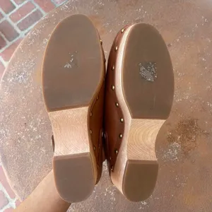 leather Convertible leather clogs in tan sz 6.5 / 50mm heel thumbnail 8