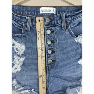 Abercrombie & Fitch Women’s 29/8 Ultra High Rise Mom Short Distressed Denim Blue thumbnail 7