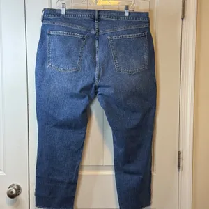 Old Navy Mid-Rise Medium Rinse Boyfriend Denim Distressed Raw Hem Jeans Plus 18 thumbnail 4