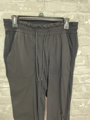 Lululemon Beyond the Studio Jogger
Black thumbnail 2