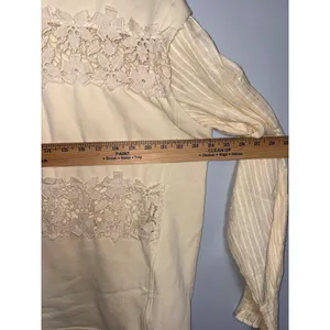 Anthropologie Floral Cutwork Pullover Cream Lace Panel Mixed Media Sweatshirt thumbnail 6