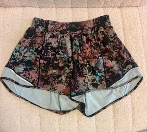 Lululemon Shorts Hotty Hot High-Rise 4" thumbnail 1