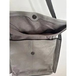Vince Camuto Grey‎ Pebbled Leather Crossbody Bag Ring Detail Adjustable Strap thumbnail 3