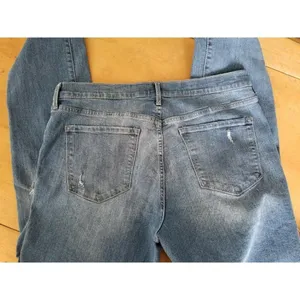 Old NavyWomen's Curvy Straight Distressed Medium Wash Blue Jeans Size14 35X30.5 thumbnail 4
