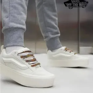 NEW Vans Knu Stack Women's Platform Shoes Vintage Suede Marshmallow thumbnail 1