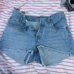 Levi’s 501 Shorts thumbnail 1