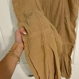 Urban Outfitters Isla Paper Bag Tan Cargo Pants thumbnail 7