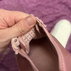 Gap 8.5 light satin pink water stain converse shoes thumbnail 5