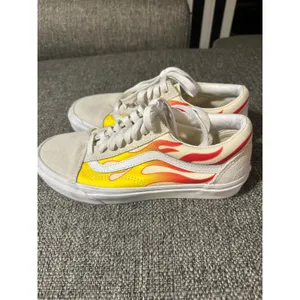 Vans Old Skool Flame Custom Shoes Unisex Cream Yellow Red Fire Size 6.5‎ EUC thumbnail 5