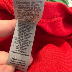Unisex Size Large Crewneck Sweatshirt Red White Love Is All You Need Gildan thumbnail 10