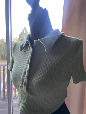 Green top thumbnail 2