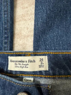 abercrombie & fitch 90s strsight ultra high rise jeans size 26/2 thumbnail 3