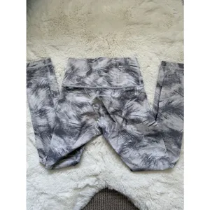 Lululemon High-Waist Feather Pattern Luxtreme Leggings 4 - White Grey thumbnail 2