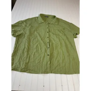 Shein Curve+ Olive Green Textured Button Down Shirt and Shorts Set Size 24 6X thumbnail 4